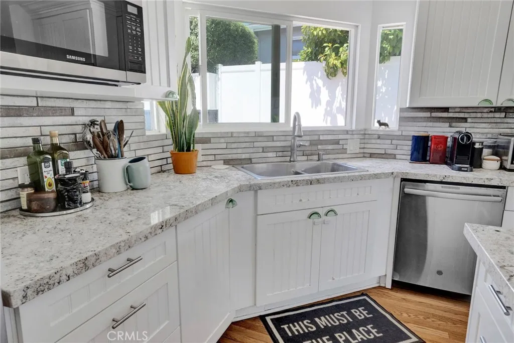 Redondo Beach, California 90277, United States, 3 Bedrooms Bedrooms, ,2 BathroomsBathrooms,Residential,Pending,200832