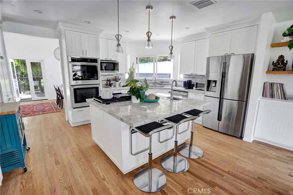 Redondo Beach, California 90277, United States, 3 Bedrooms Bedrooms, ,2 BathroomsBathrooms,Residential,Pending,200832