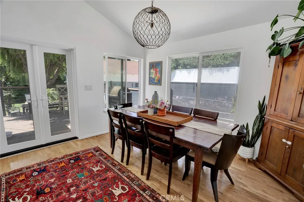 Redondo Beach, California 90277, United States, 3 Bedrooms Bedrooms, ,2 BathroomsBathrooms,Residential,Pending,200832