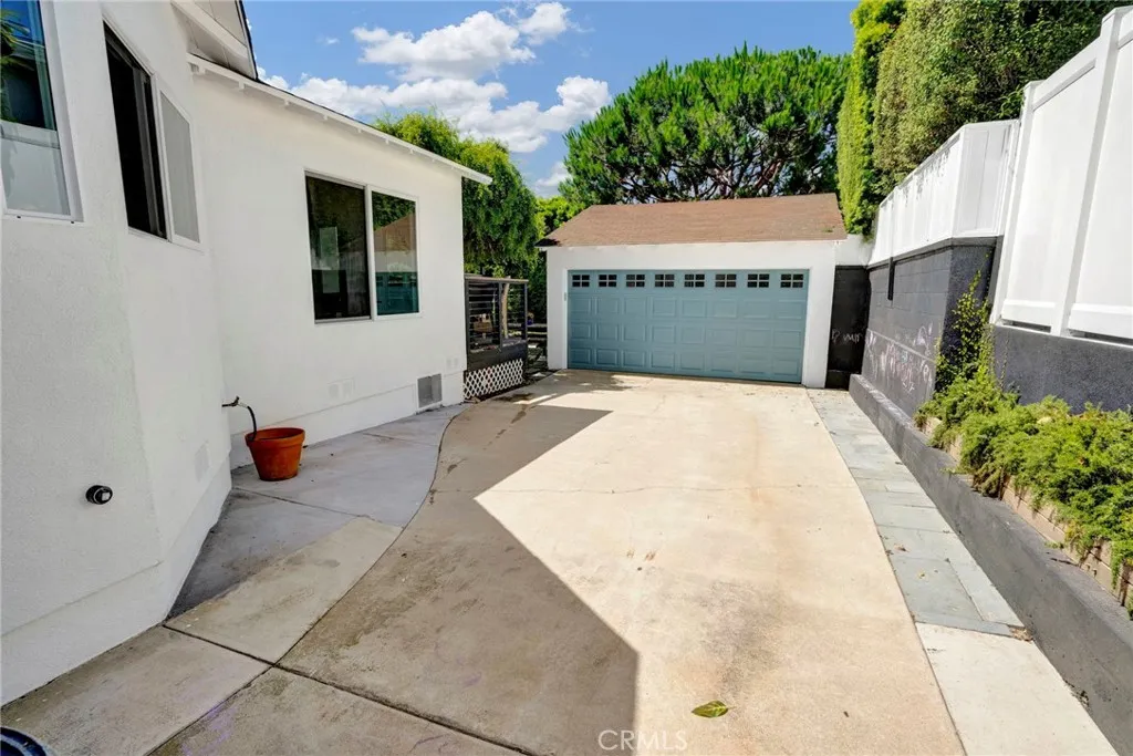 Redondo Beach, California 90277, United States, 3 Bedrooms Bedrooms, ,2 BathroomsBathrooms,Residential,Pending,200832