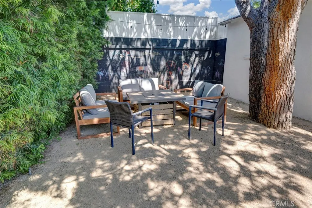 Redondo Beach, California 90277, United States, 3 Bedrooms Bedrooms, ,2 BathroomsBathrooms,Residential,Pending,200832