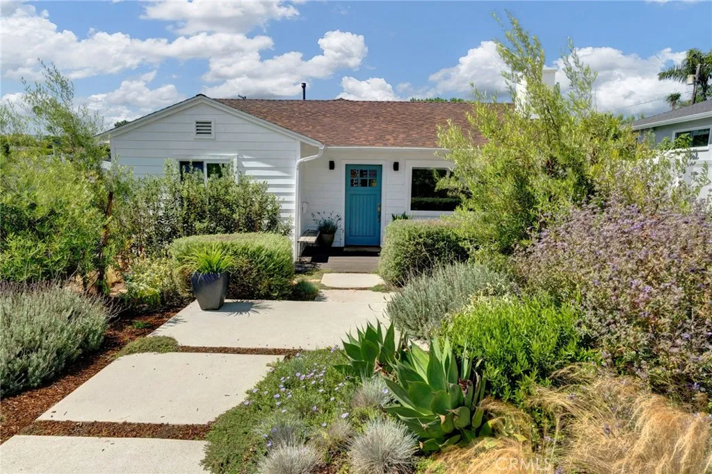 Redondo Beach, California 90277, United States, 3 Bedrooms Bedrooms, ,2 BathroomsBathrooms,Residential,Pending,200832