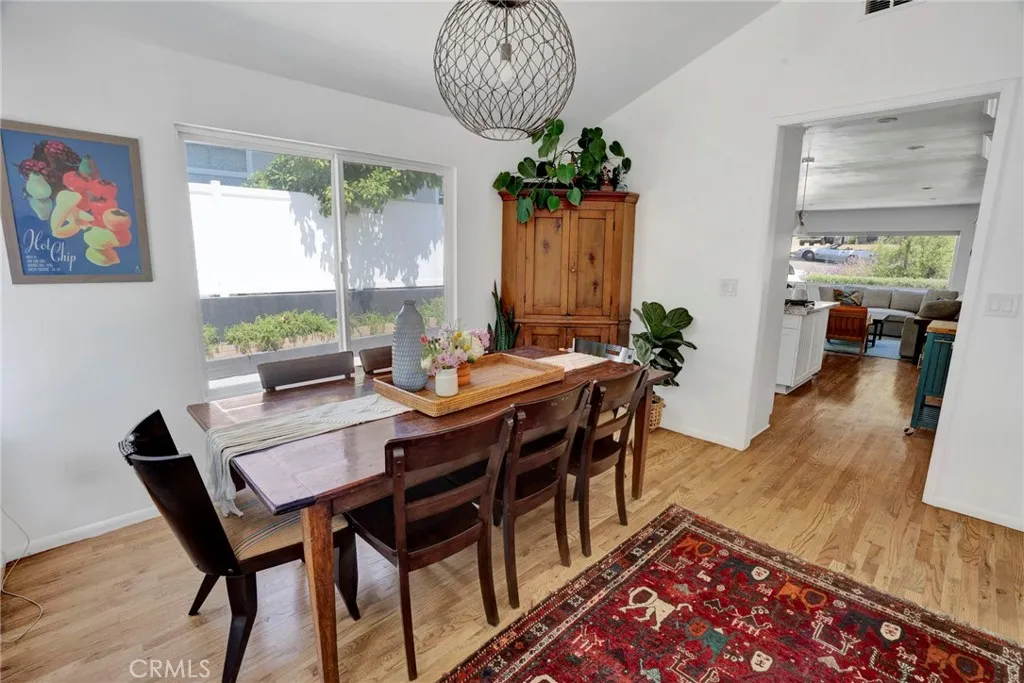 Redondo Beach, California 90277, United States, 3 Bedrooms Bedrooms, ,2 BathroomsBathrooms,Residential,Pending,200832