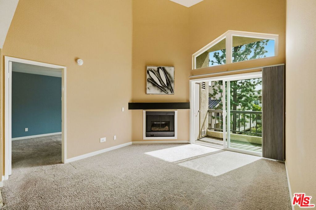 5545 Canoga Avenue 301