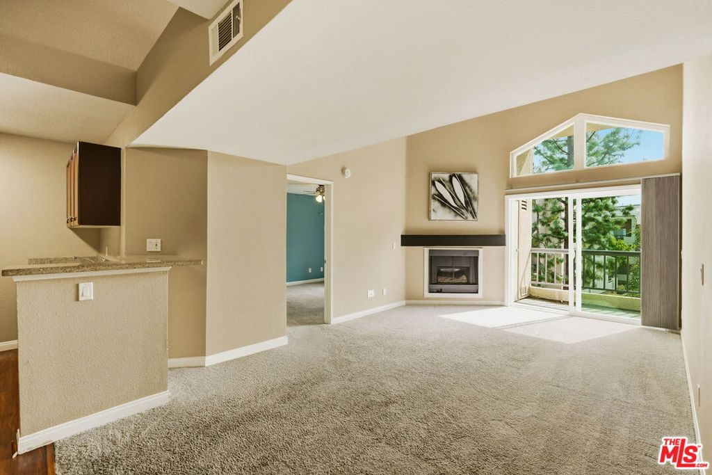 5545 Canoga Avenue 301