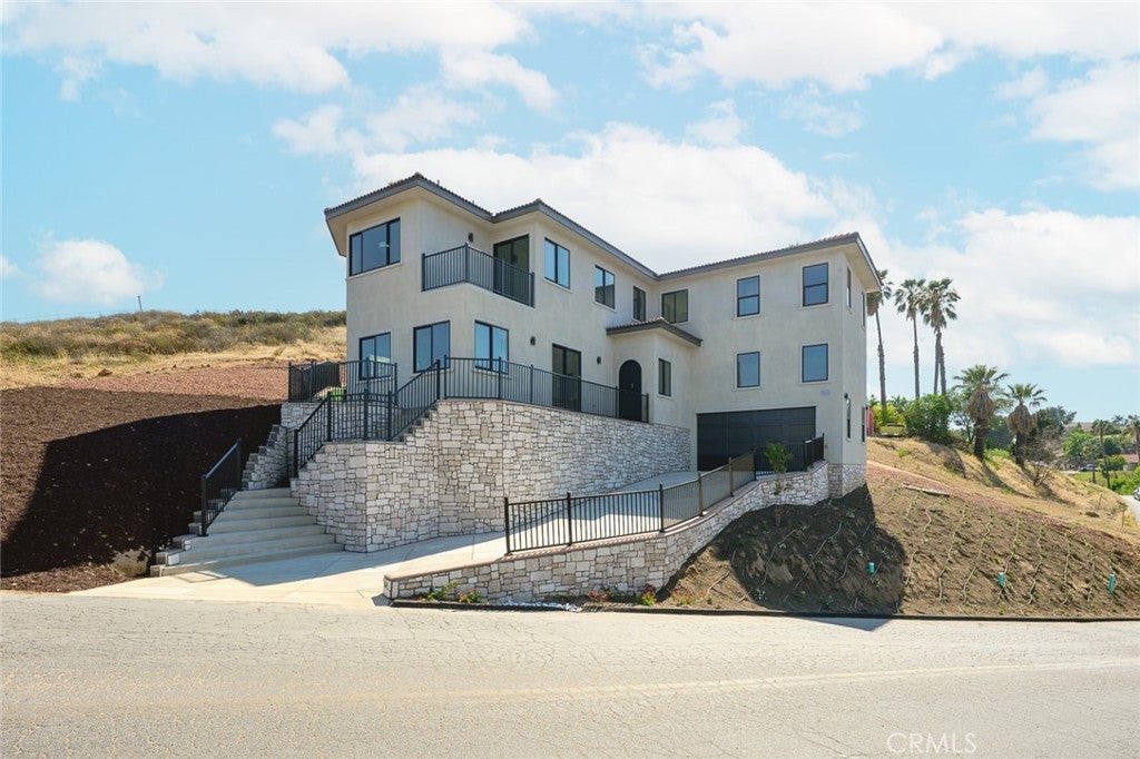 16515 Canyon Ridge