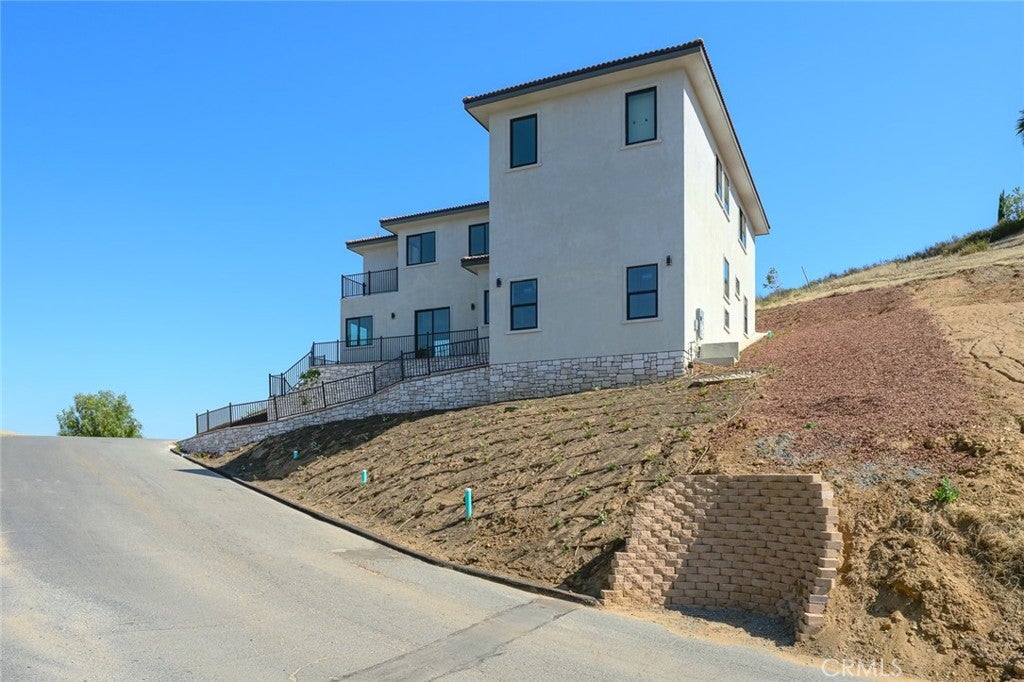 16515 Canyon Ridge