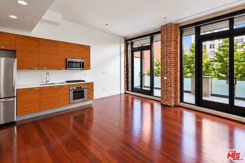 Photo of 460 S Spring Street #205, Los Angeles, CA 90013 (MLS # 26999063)
