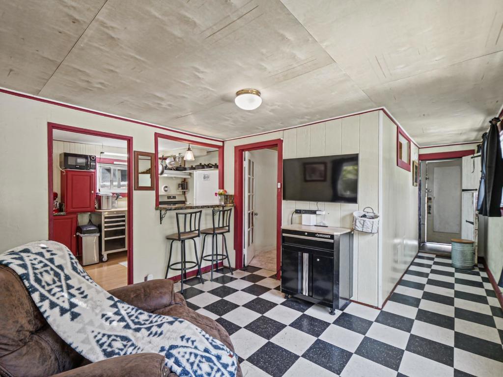 431 Capitola Avenue