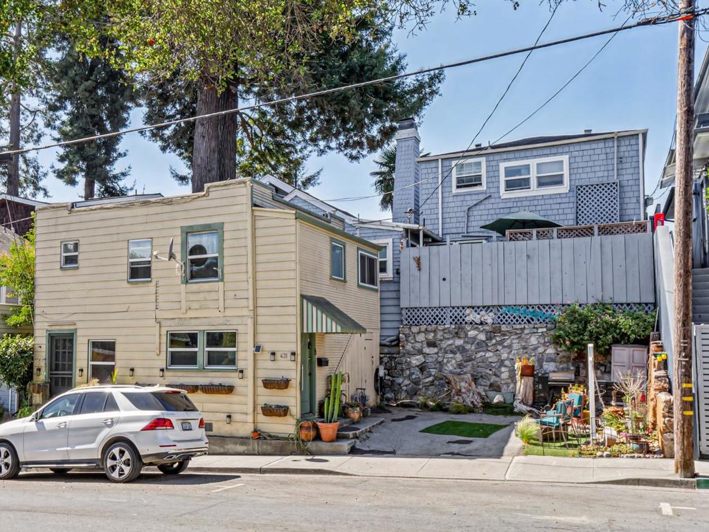 431 Capitola Avenue