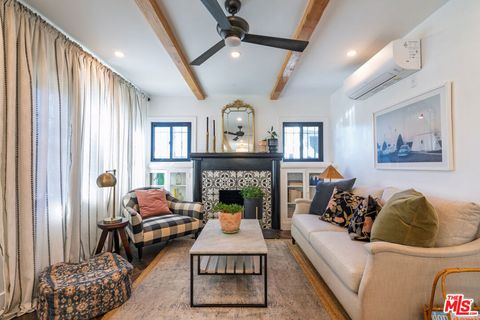 Photo of 2215 W 36th Street, Los Angeles, CA 90018 (MLS # 26651207)