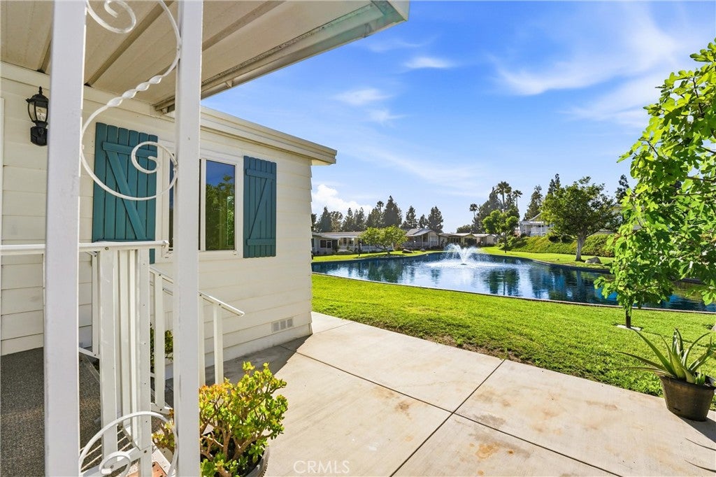 24001 Muirlands Boulevard 64