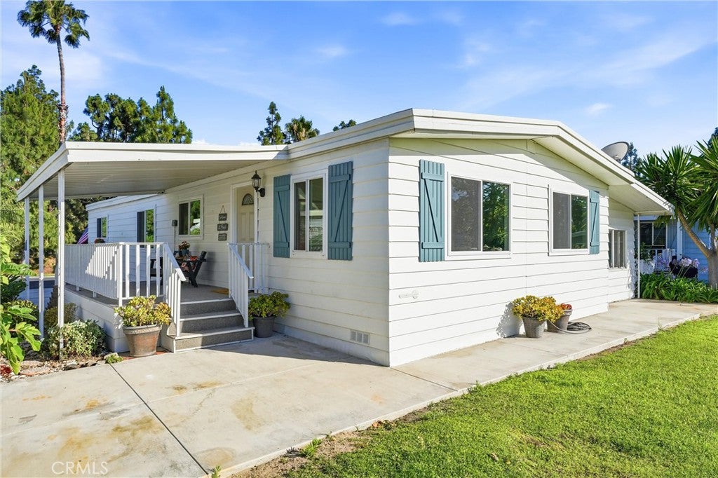 24001 Muirlands Boulevard 64