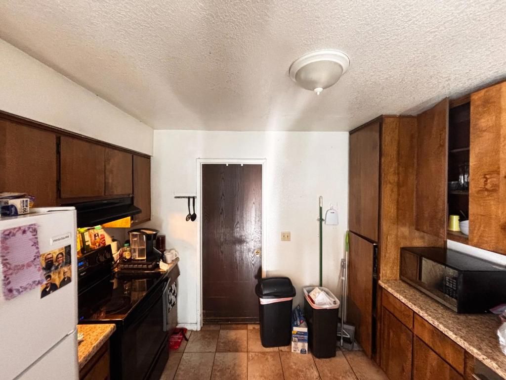 Photo of 1752 Duffy Way, San Jose, CA 95116 (MLS # ML82029715)