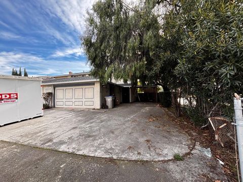 Photo of 1752 Duffy Way, San Jose, CA 95116 (MLS # ML82029715)