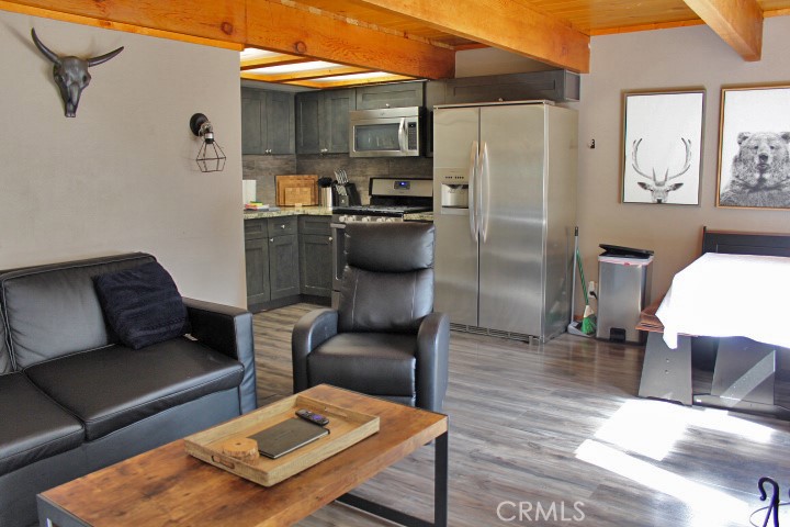 556 Villa Grove Avenue