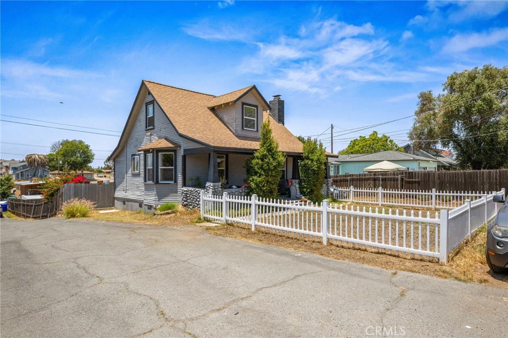 3144 Vista Avenue