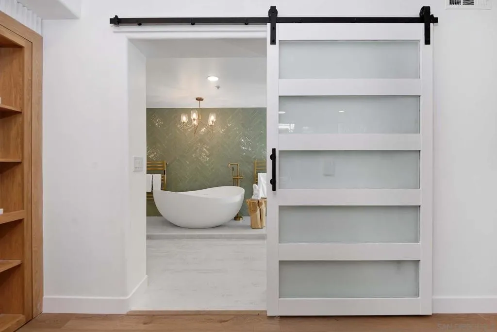 La Jolla, California 92037, United States, 3 Bedrooms Bedrooms, ,3 BathroomsBathrooms,Residential,Active,228062