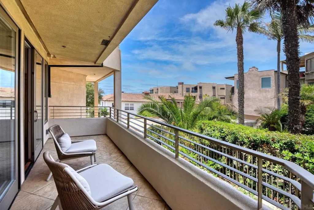 La Jolla, California 92037, United States, 3 Bedrooms Bedrooms, ,3 BathroomsBathrooms,Residential,Active,228062