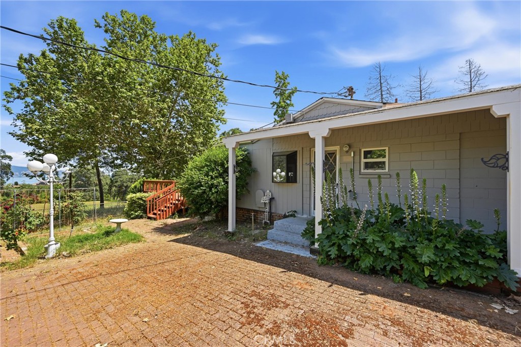 2765 Howard