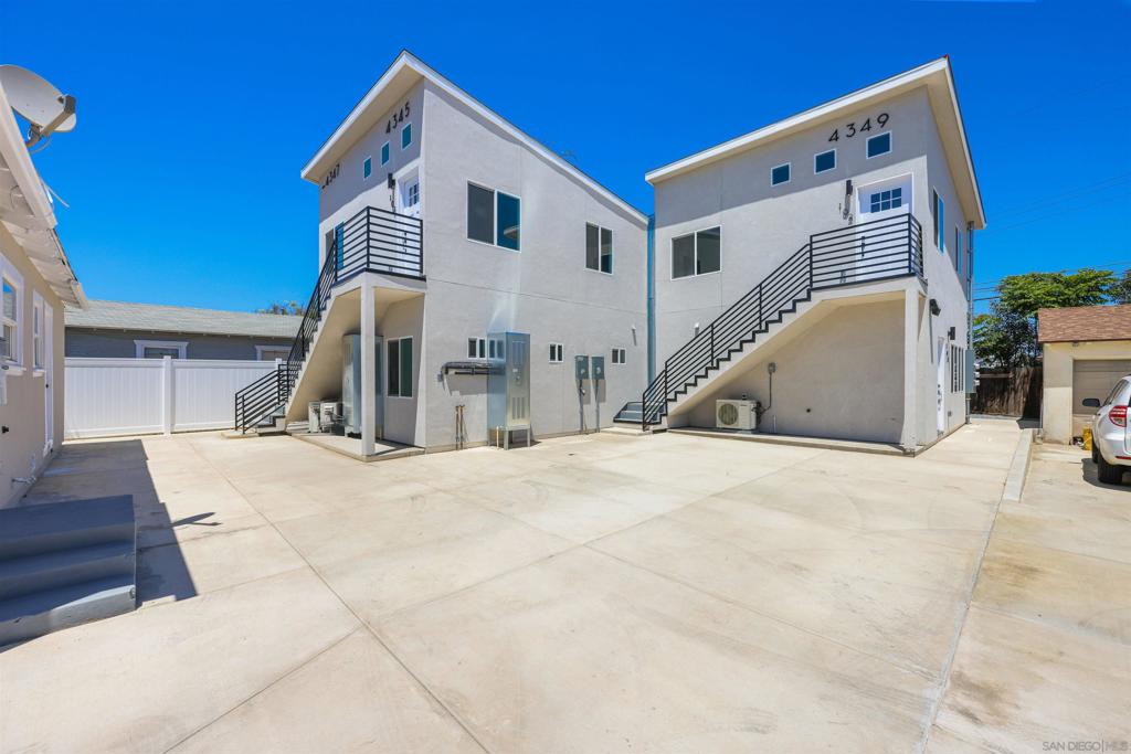 BRAND NEW CONTRUCTION IN NORMAL HEIGHTS!! 7 unit multifamily in prime Normal Heights San Diego - Renovated front SFR + 6 brand new construction units, located on a cul-de-sac. 1 block away from the planned brand new Sprouts Farmers Market. Low maintenance property, walkable to Adams Avenue corridor. Please contact brokers for more info.