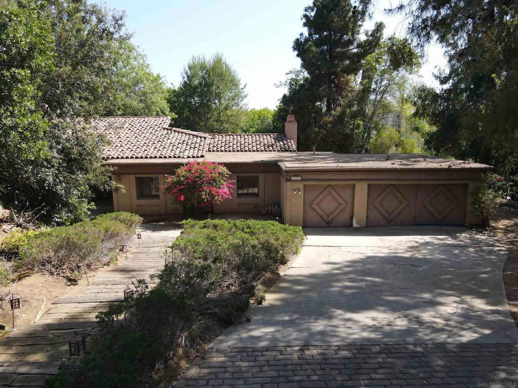 16161 Ladera Piedra Way