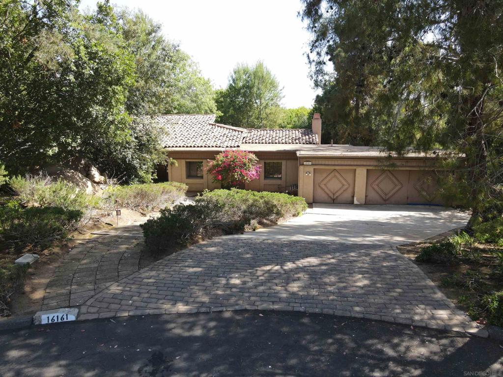 16161 Ladera Piedra Way