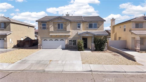 Photo of 13878 Chestnut ST, Victorville, CA 92392 (MLS # HD26171937)