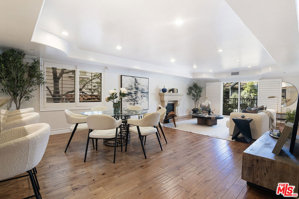 10390 La Grange Avenue X02