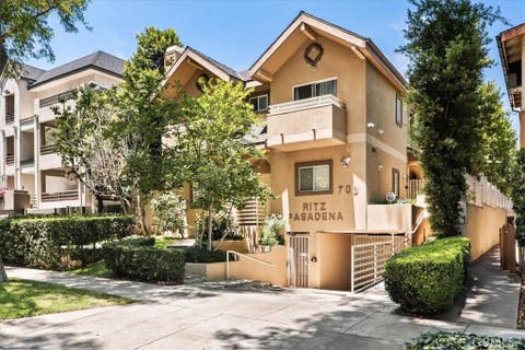 Photo of 703 Locust ST #1, Pasadena, CA 91101 (MLS # AR26146756)