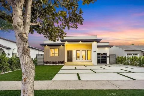 13516 Hamlin Street, Valley Glen, CA 91401 - MLS#: BB25087648