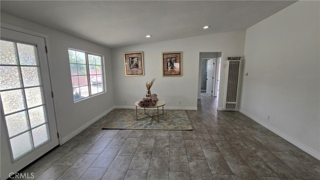 606 North Dahlia Avenue
