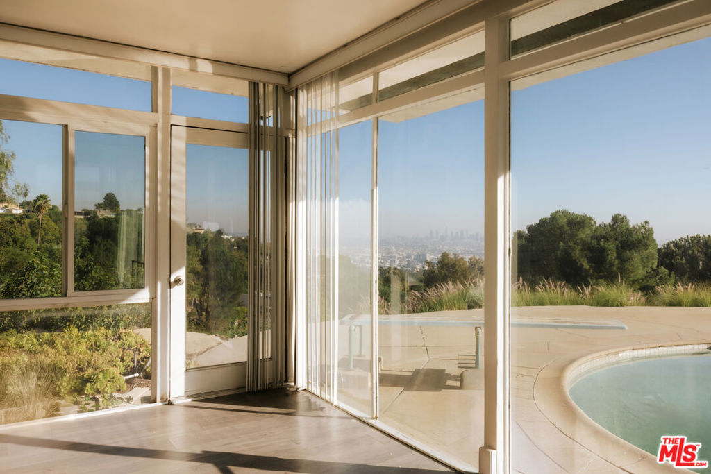 7300 Mulholland Drive