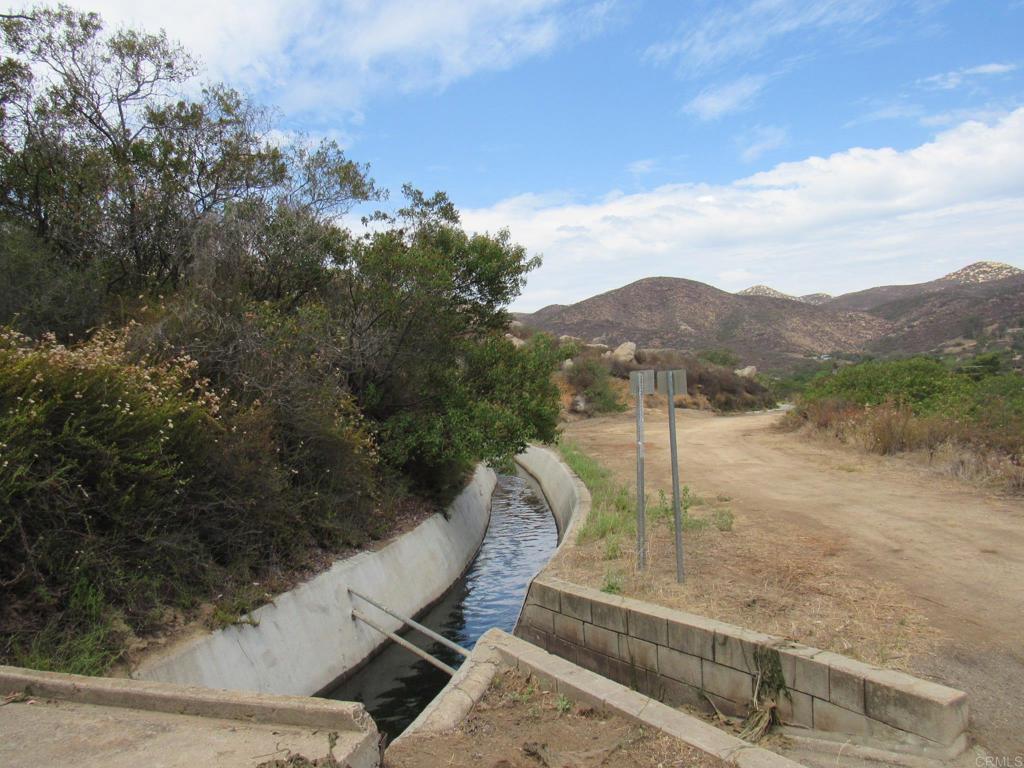 15.93 ACRES Hwy 94