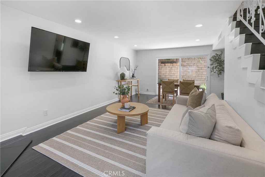 5275 Colodny Drive 4