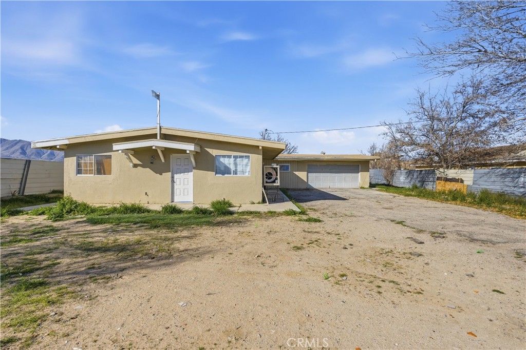 Photo of 10380 Baker Road, Lucerne Valley, CA 92356 (MLS # HD26026877)