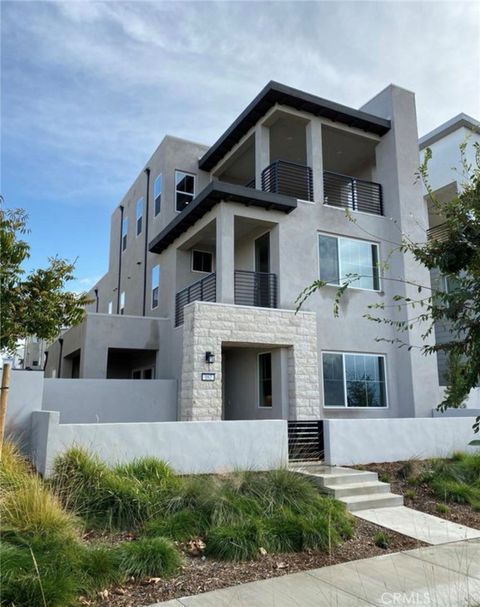 162 Perspective Irvine CA 92618