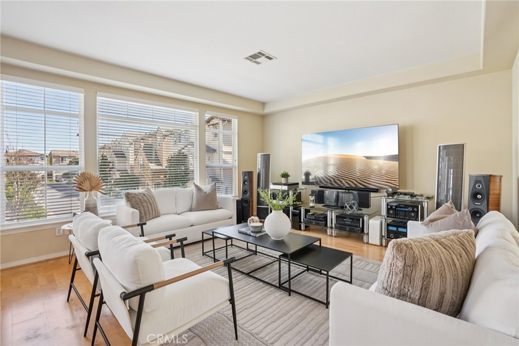 2889 Plaza Del Amo 405