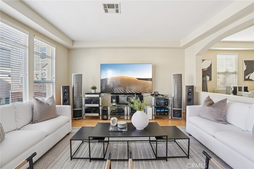 2889 Plaza Del Amo 405