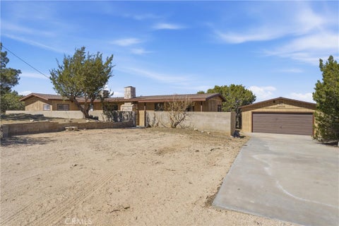 Photo of 12515 Nearwood Road, Juniper Hills, CA 93553 (MLS # JT26176619)