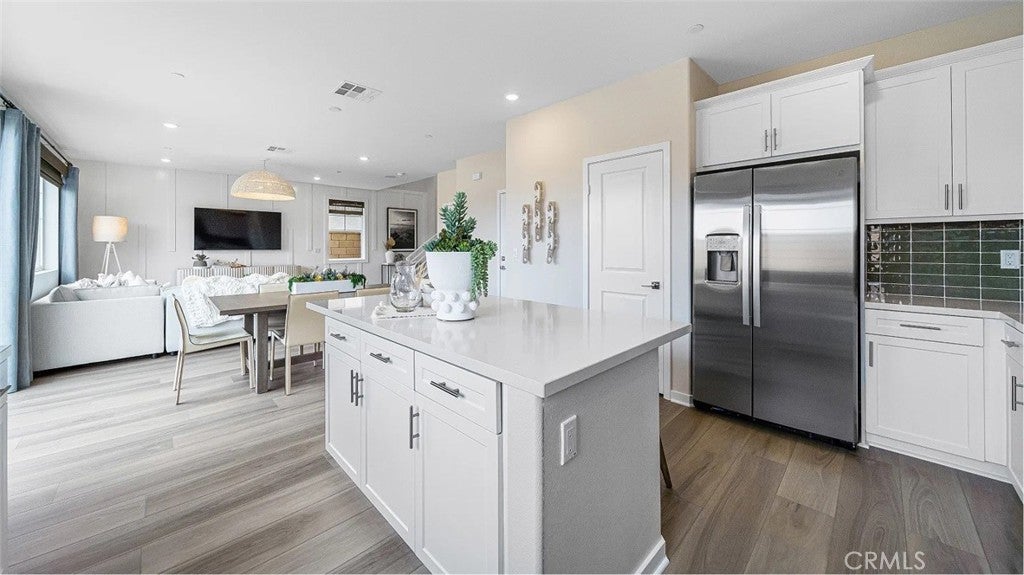 3262 Floral Paseo