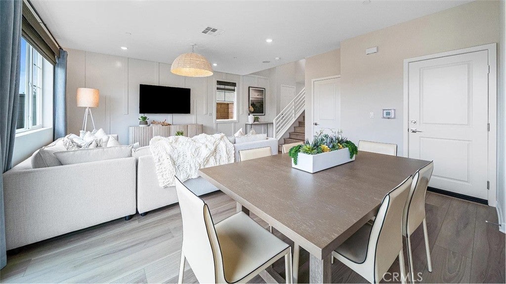 3262 Floral Paseo