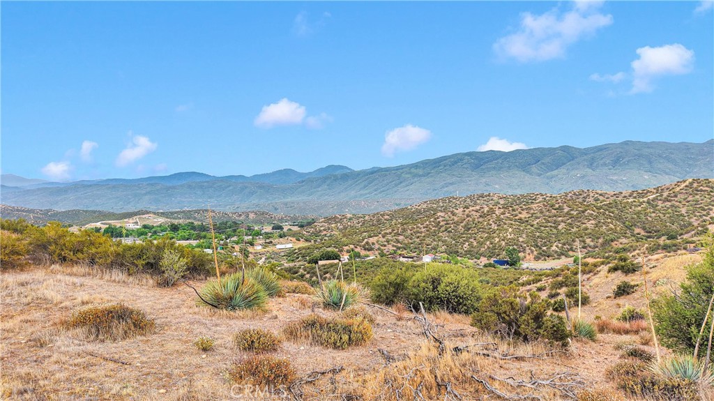 11 Summit Valley Road