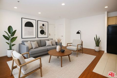 Photo of 12132 Hart Street #201, North Hollywood, CA 91605 (MLS # 25623209)