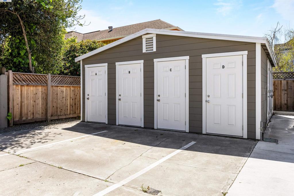 2060 San Antonio Ave