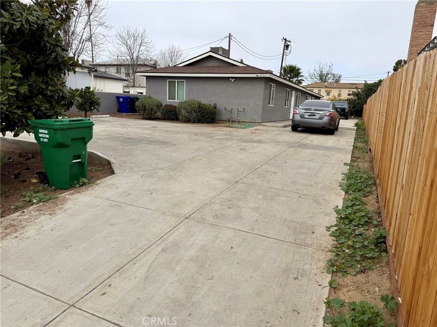 Duplex built in 2018 each unit consists of 3 bedrooms and 2 bathrooms. Both units are rented. The zoning allows for a third unit.  
Kern Medical Hospital and East Bakersfield High School are near by. 
Please do not disturb tenants.
