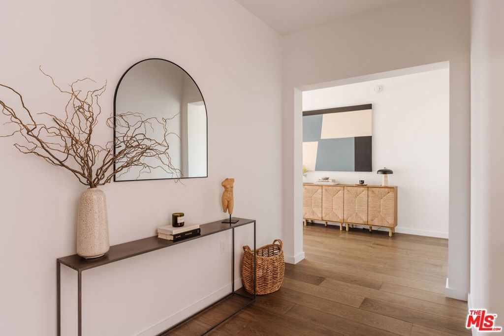 Photo of 9000 W 3rd Street #403, Los Angeles, CA 90048 (MLS # 26664507)