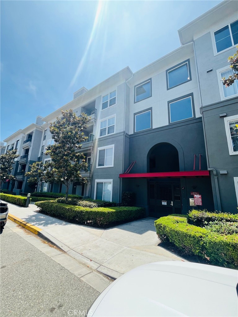 1801 E Katella Avenue 1096