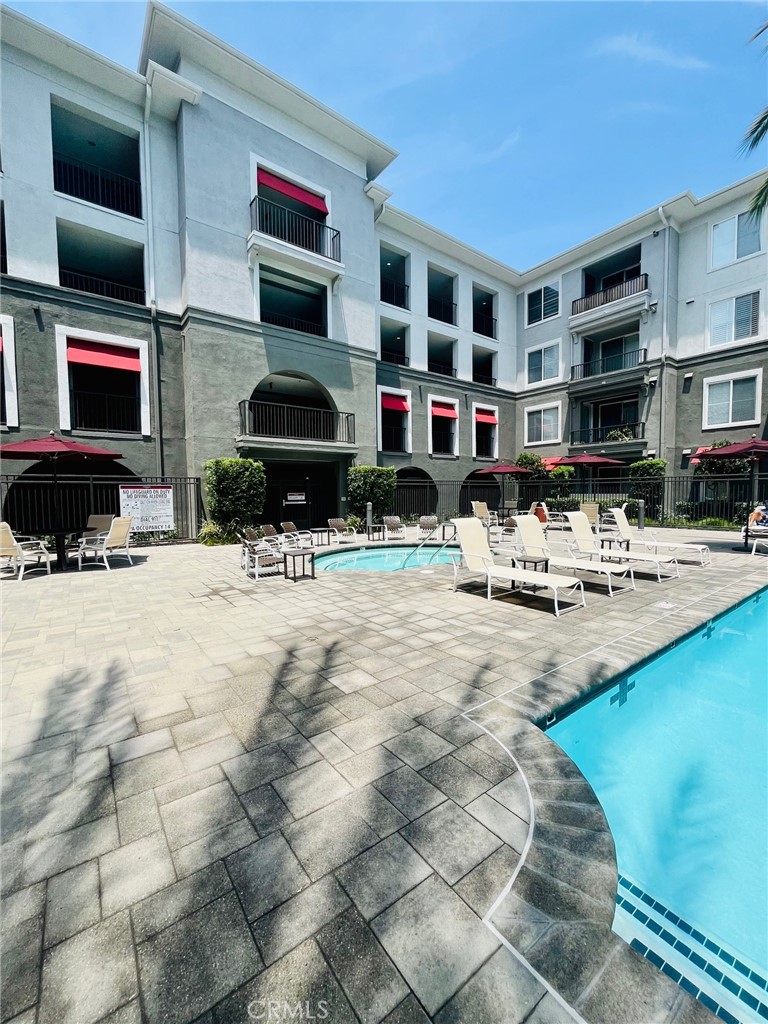 1801 E Katella Avenue 1096