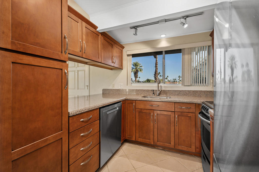 Sand & Shadows - Residential